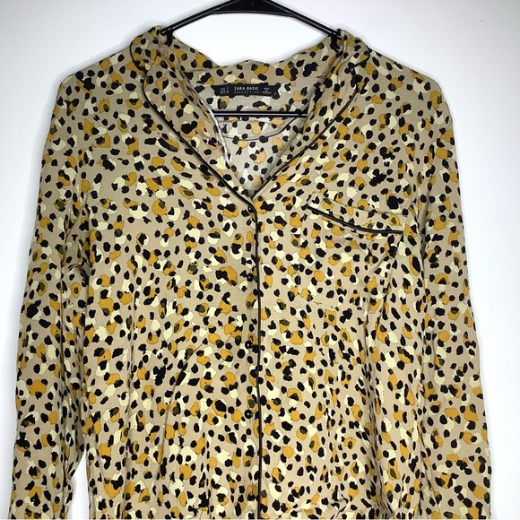 < Zara Chic Leopard Print Lightweight Blouse > - Picture 3 of 6